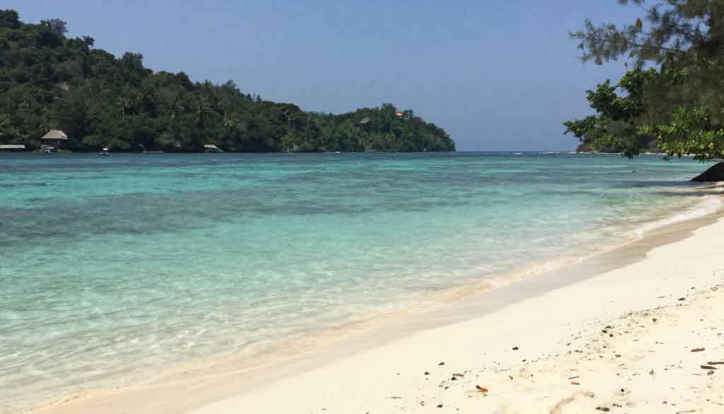 Destinasi Wisata Indonesia yang Indah, Tapi Masih Sepi Pengunjung